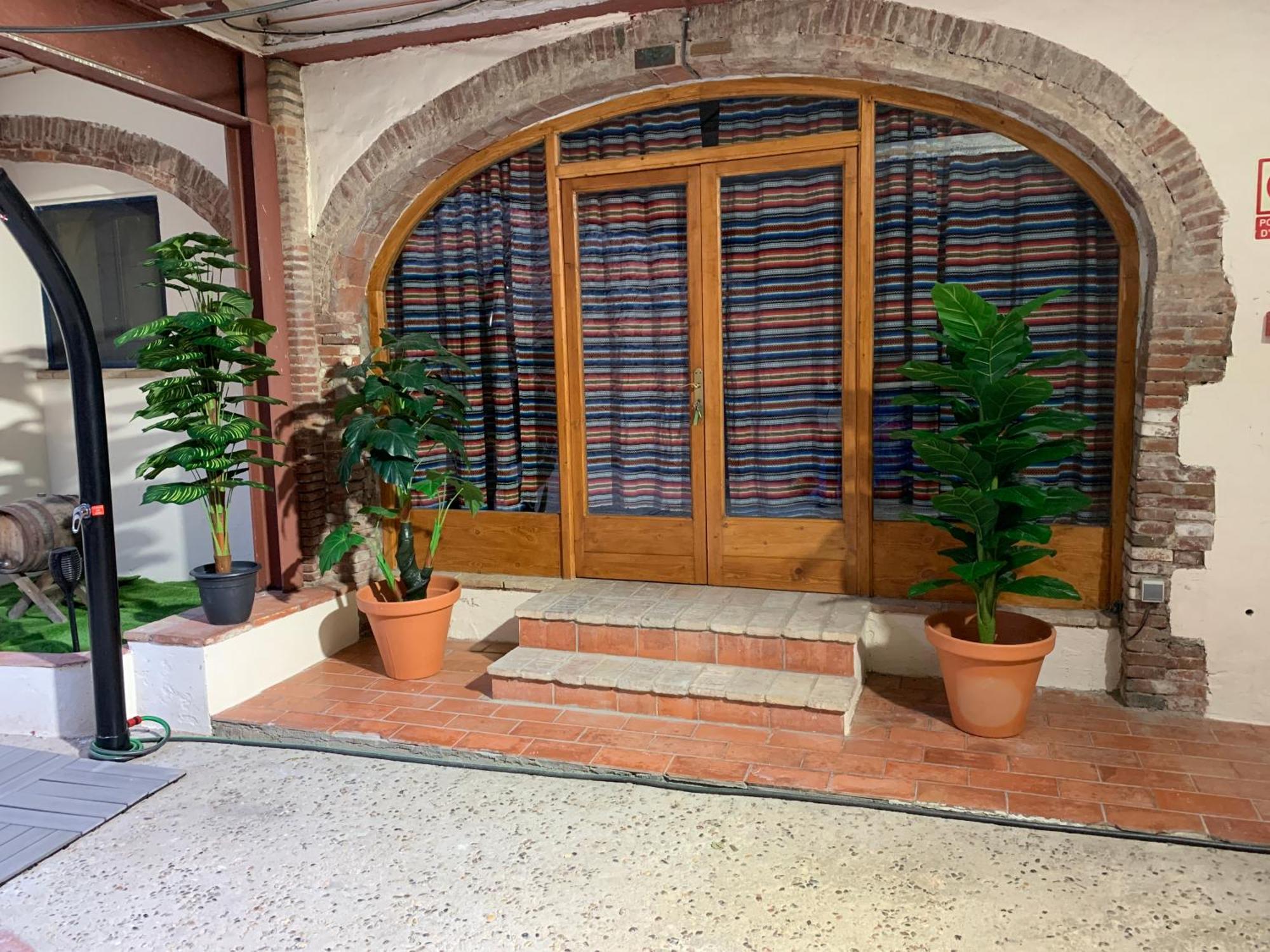 Casa Rural El Pati De L'Albera Sant Climent Sescebes ภายนอก รูปภาพ